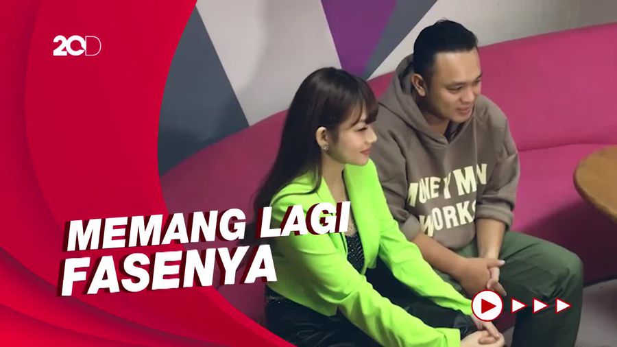 Gilang Dirga Ungkap Susah Senang Urus Bayi