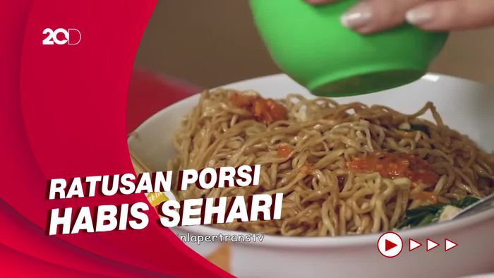 Bikin Laper: Sensasi Bakmi Roxy yang Super Lembut