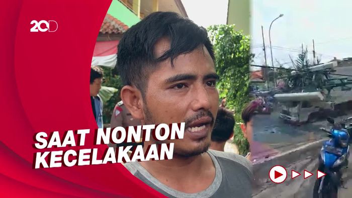 Ada Pemobil Tertimpa BTS yang Roboh Ditabrak Trailer di Bekasi  