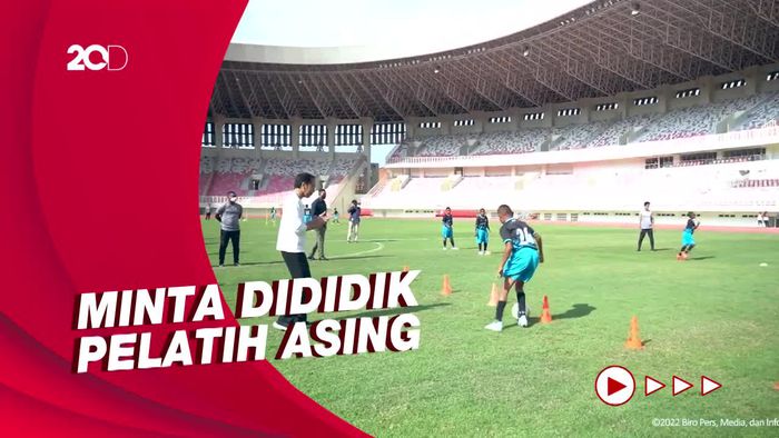 Jokowi Luncurkan Papua Football Academy, Harap Lahir Talenta Berbakat