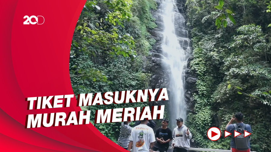 Mengagumi Keindahan Air Terjun Dlundung di Mojokerto