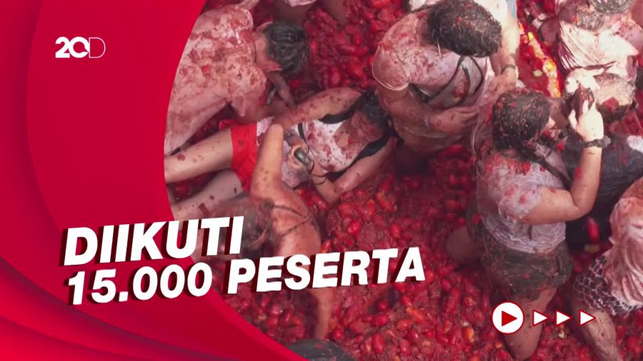 130 Ton Tomat Segar Dilempari Warga di Festival Tomatina Spanyol