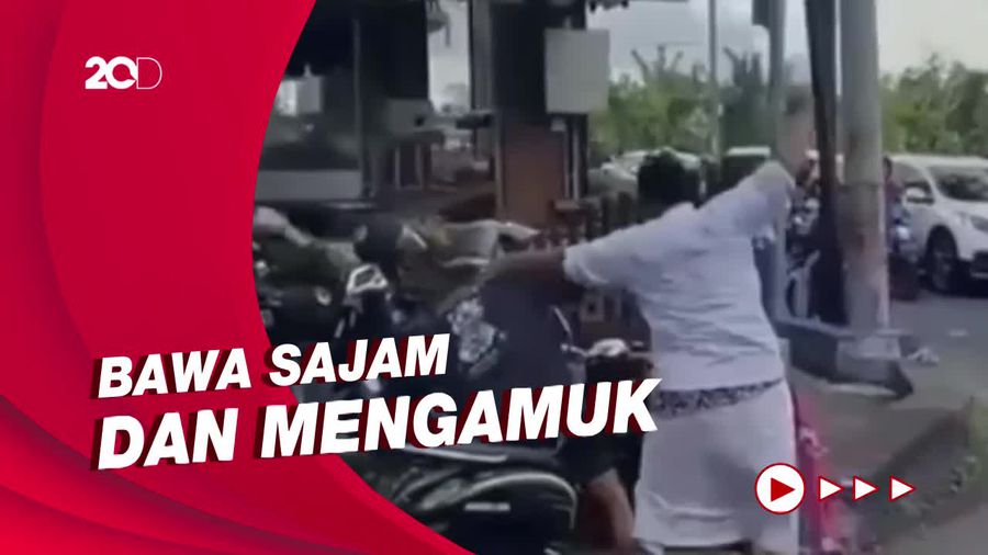 ODGJ Bawa Motor Tabrak Orang Lalu Ngamuk, Pemotor Lain Ditusuk!