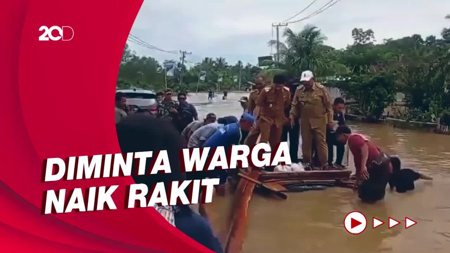 Momen Bupati Bengkulu Utara Diarak Bak Raja saat Tinjau Banjir