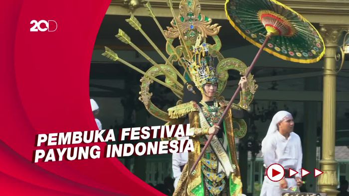 Semarak Parade Payung di Solo