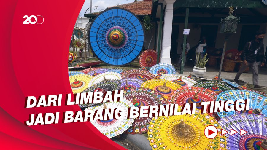 Komunitas UMKM Pati Sulap Limbah Alam Jadi Hiasan Payung