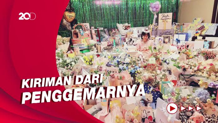 Ulang Tahun ke-30, Park Eun Bin Foto dengan Ratusan Kado