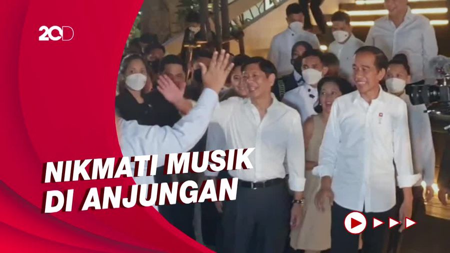 Momen Jokowi Ajak Marcos Jr Nonton Musik di Sarinah Thamrin