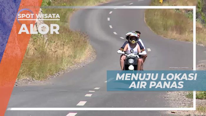 Naik Sepeda Motor Menuju Lokasi Air Panas Tuti Adagae Alor Nusa Tenggara Timur