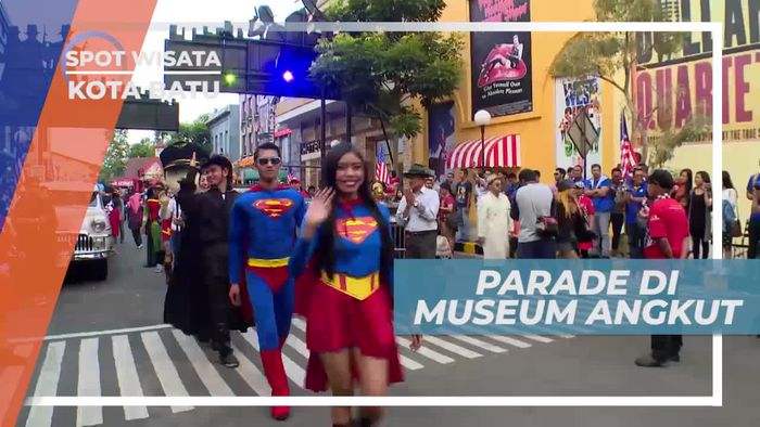Pertunjukan Parade di Museum Angkut Kota Batu Jawa Timur