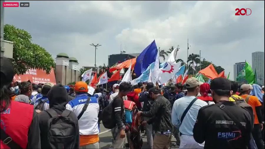 Demo Tolak Kenaikan Harga BBM di DPR