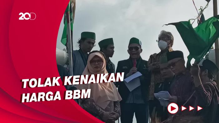 Kala PKS Pamer ke Massa Usai Walk Out Sidang Paripurna 