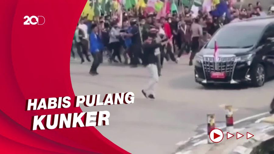 Detik-detik Mobil Maruf Amin Dihadang Massa Tolak Kenaikan BBM di Pelembang