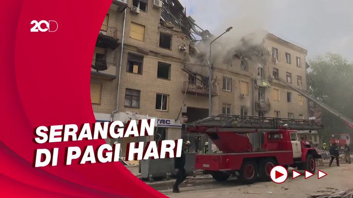 Bangunan Apartemen di Kharkiv Hancur Dihantam Rudal
