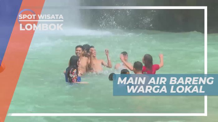 Bermain di Air Terjun Mangku Sakti Bersama Penduduk Lokal, Lombok