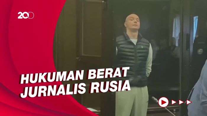 Vladimir Putin Bicara Penyadapan-Pengintaian Eks Jurnalis Rusia Ivan Safronov