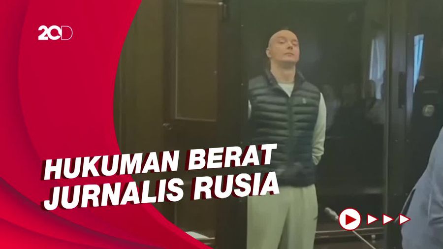 Vladimir Putin Bicara Penyadapan-Pengintaian Eks Jurnalis Rusia Ivan Safronov