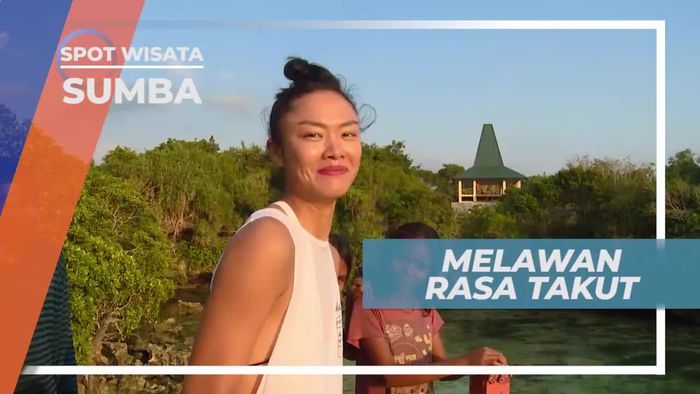 Melompat ke Jernihnya Air Danau Weekuri Sumba