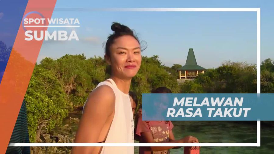 Melompat ke Jernihnya Air Danau Weekuri Sumba