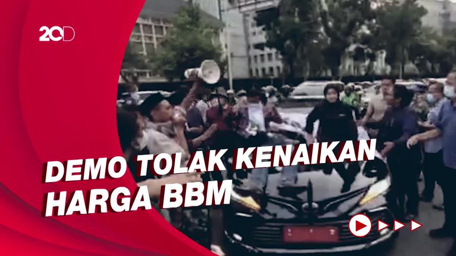Mobil Dinas Walkot Cilegon Disandera Massa Berujung 6 Orang Tersangka