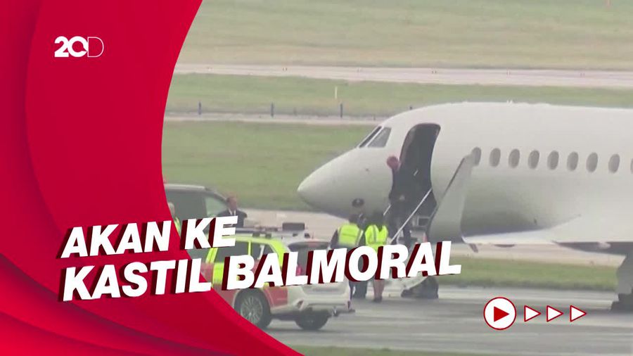 Momen Pangeran William Mendarat di Aberdeen untuk Kunjungi Ratu Elizabeth II