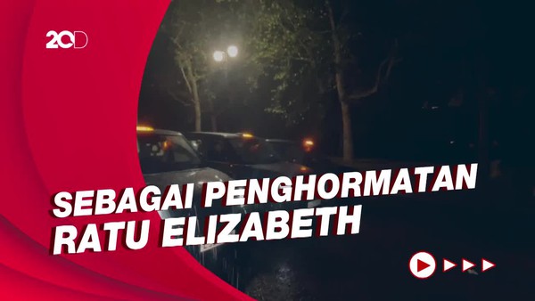 Penampakan Puluhan Taksi Hitam Berkumpul di Istana Buckingham