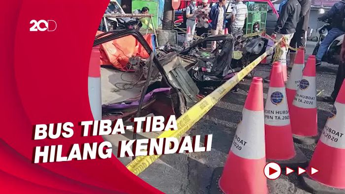 Penampakan Bus Pariwisata Tabrak 4 Mobil di Wonosobo, 6 Orang Tewas