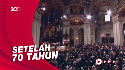 Momen Pertama Kali God Save the King Berkumandang