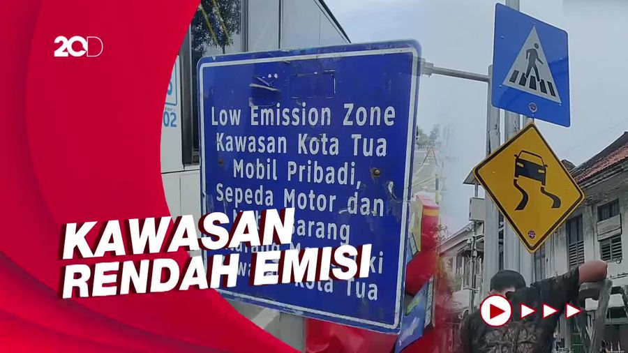 Ada Rambu Zona LEZ, Pemotor Bandel Tetap Melintasi Kawasan Kota Tua