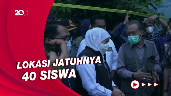 Khofifah Minta Bangun Pengganti Jembatan Gantung yang Putus di Probolinggo