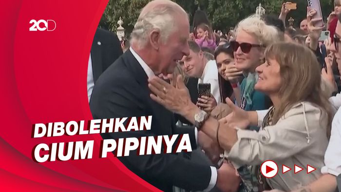 Wanita yang Cium Raja Charles III: Saya Sangat Senang