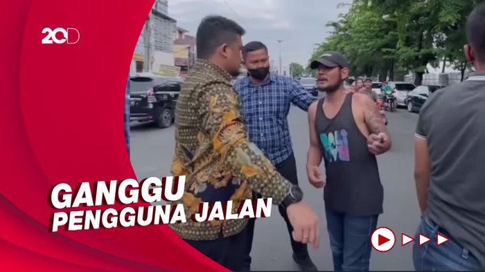 Marah Walkot Bobby ke Petugas Parkir Liar: Kau Preman Sini? 