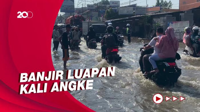 Jalan KH Hasyim Ashari Ciledug Masih Terendam Banjir