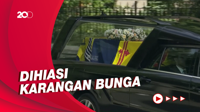 Lihat Lebih Dekat Peti Jenazah Ratu Elizabeth II di Perjalanan ke Holyroodhouse