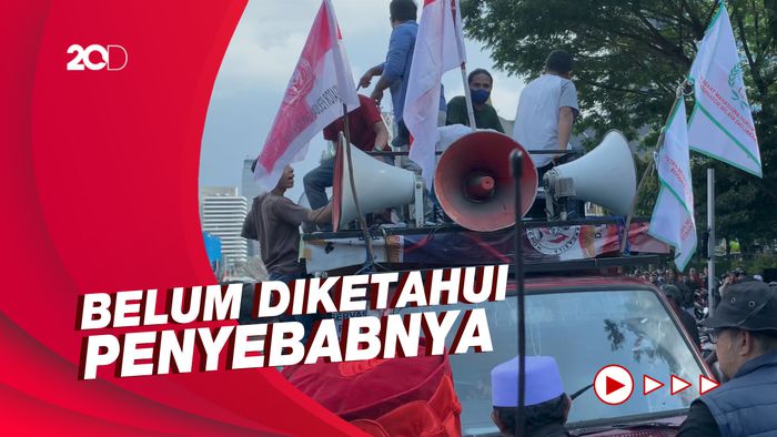 Ricuh Demo di Patung Kuda, Massa Kejar Mobil Komando Kelompok Lain!