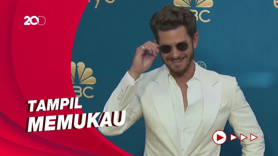 Penampilan Menawan Zendaya hingga Andrew Garfield di Red Carpet Emmy Awards