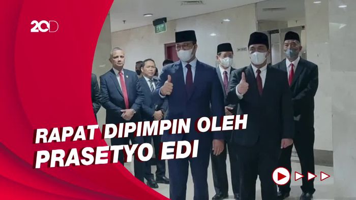 DPRD DKI Gelar Rapat Pemberhentian Gubernur-Wagub, Anies-Riza Hadir