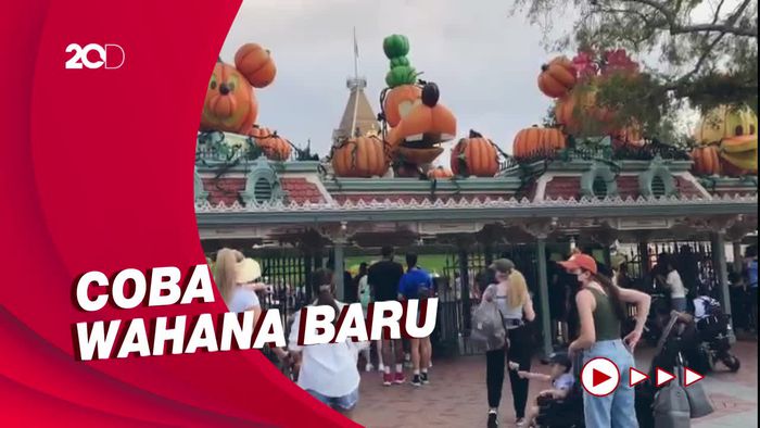 detikcom Seru-seruan di Disneyland Resort