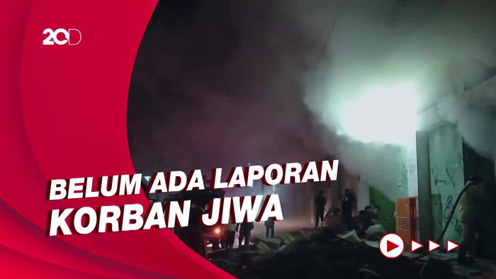 Dua Ruko di Pasar Cikurubuk Tasikmalaya Terbakar