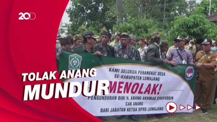Ratusan Kades di Lumajang Tolak Pengunduran Diri Ketua DPRD