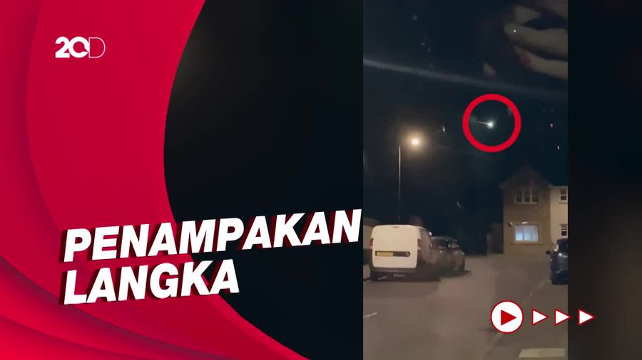 Video Penampakan Meteor Jatuh di Langit Skotlandia