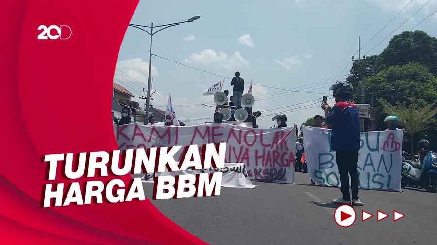 Protes BBM Naik, Pedemo di Majalengka Dorong Motor hingga Gedung DPRD