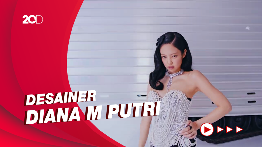 Gaya Jennie BLACKPINK Pakai Kostum Karya Desainer Indonesia di Shut Down