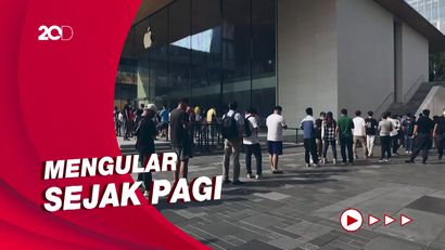 Penampakan Antrean Pembeli iPhone 14 di China