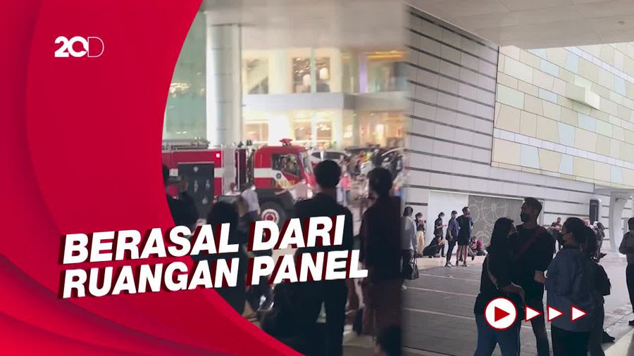 Suasana Kepanikan Pengunjung saat Kebakaran Mal Grand Indonesia 