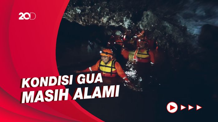 Asyiknya Menyusuri Gua Sumitro di Kulon Progo