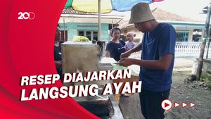 Mengenal Keluarga Penjual Kue Putu Turun-temurun di Bali