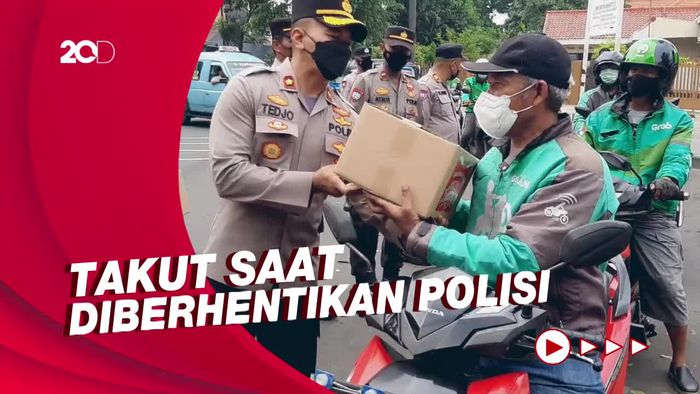 Para Pengendara Ini Menghindar Karena Dikira Razia, Ternyata...