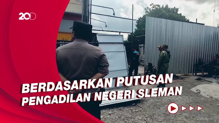 Kafe Tak Berizin di Babarsari Disegel, Sempat Terjadi Perlawanan
