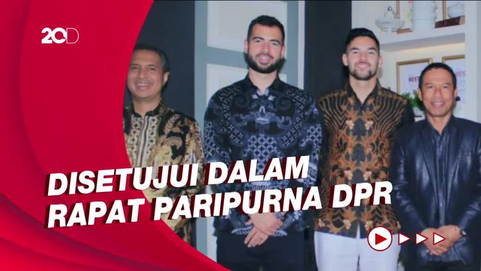 DPR Setujui Naturalisasi Jordi Amat dan Sandy Walsh